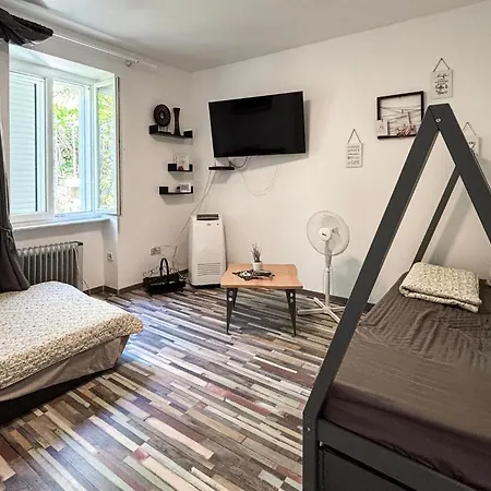 Awesome In With Wifi Holiday home Vrbnik (Primorje-Gorski Kotar)